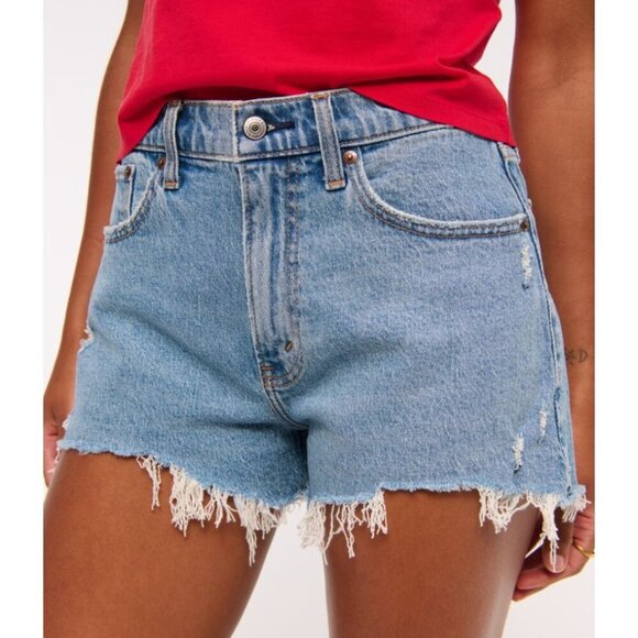 Abercrombie Curve Love High Rise Mom Short Medium Wash Size 33 - Picture 1 of 9